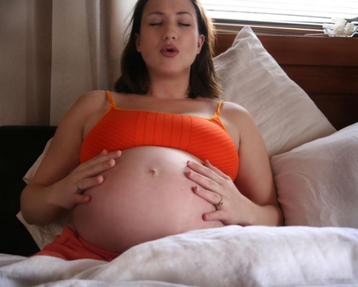 Правильное дыхание во время родов