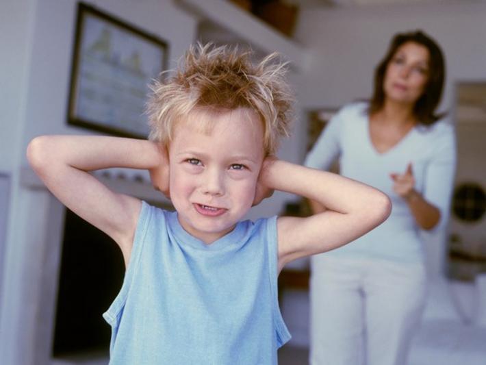 Дети часто ведут себя агрессивно, когда есть проблемы