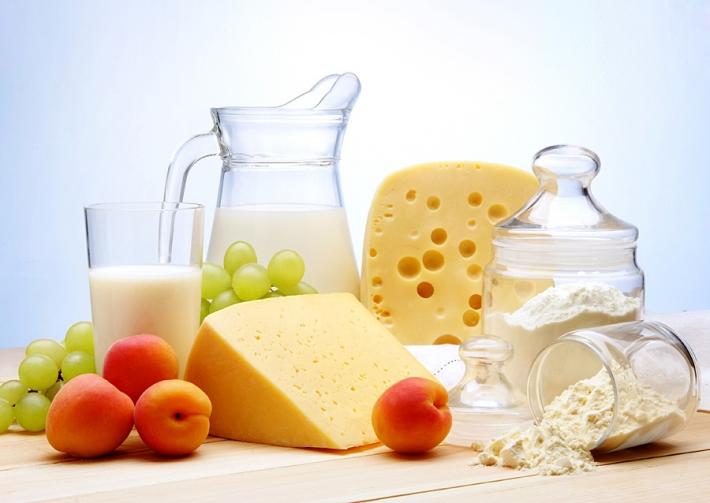 Молочные продукты и фрукты поставляют в организм кальций